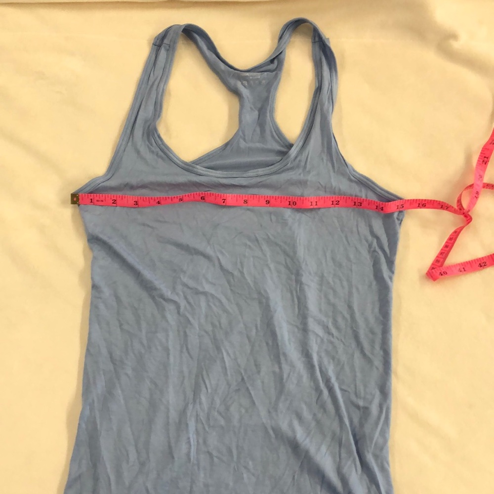 2 tank tops !!